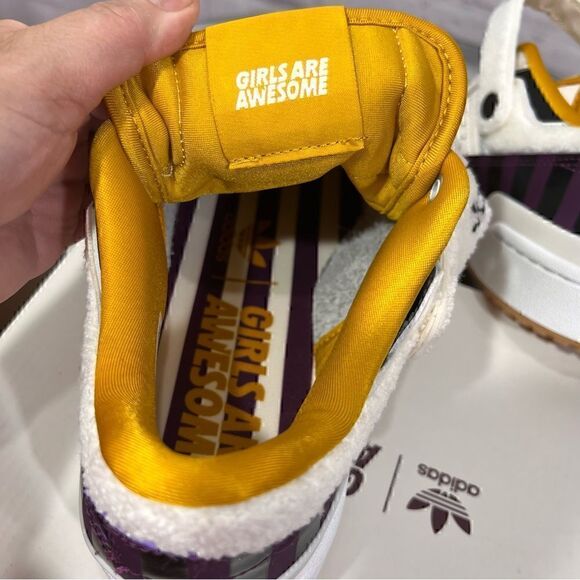 7 Forum X Adidas Changeable Strap Sneakers “Girls are Awesome” nib Collectible - Picture 4 of 11